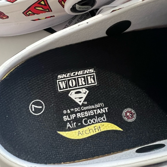 NWT Skechers Work x DC - ArchFit Superman Clogs  SZ-7 - Picture 11 of 13